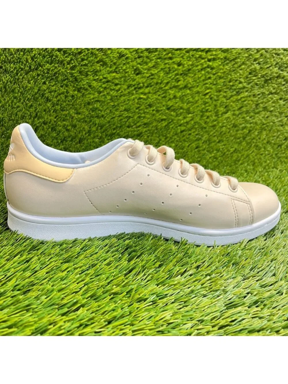Adidas Stan Smith Womens Size 10.5 Ivory White Athletic Leather Shoes Sneakers
